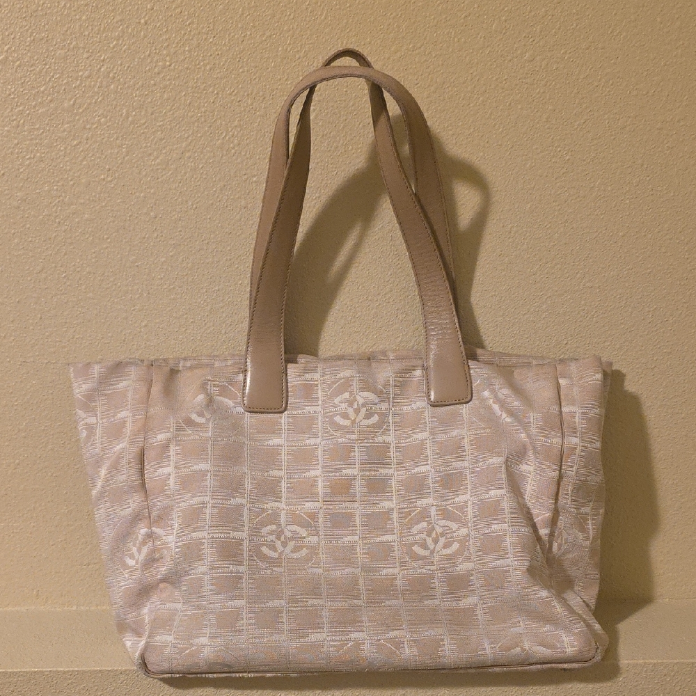 CHANEL Beige and Cream Tote Bag